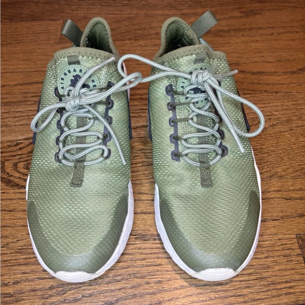 Nike W Air Huarache Women’s Size 7.5 Ultra Palm Green/Black